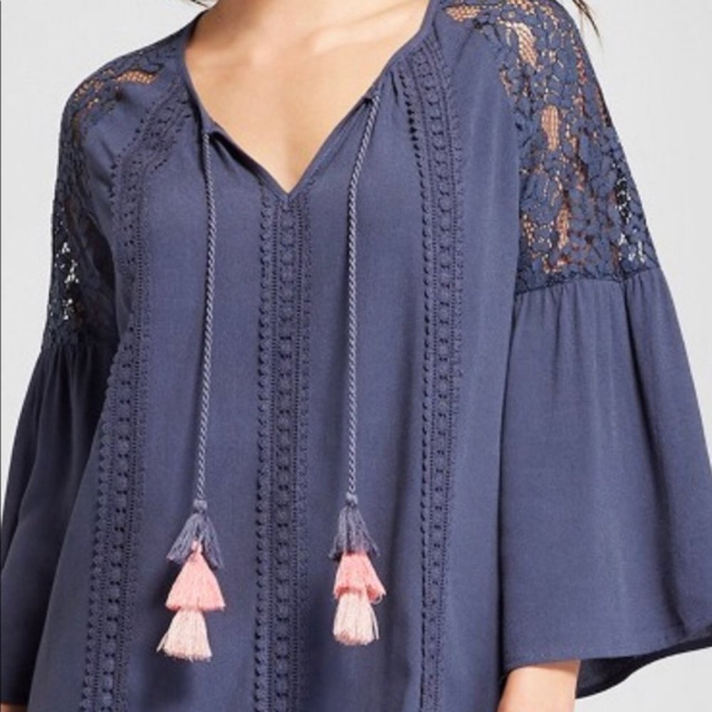 Knox Rose Lace Trim Bell Sleeve Shift Dress With Tassel - Picture 3 of 13